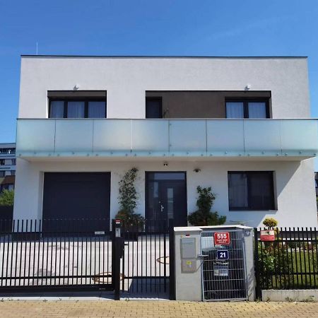 Yipin Villa Πράγα Εξωτερικό φωτογραφία